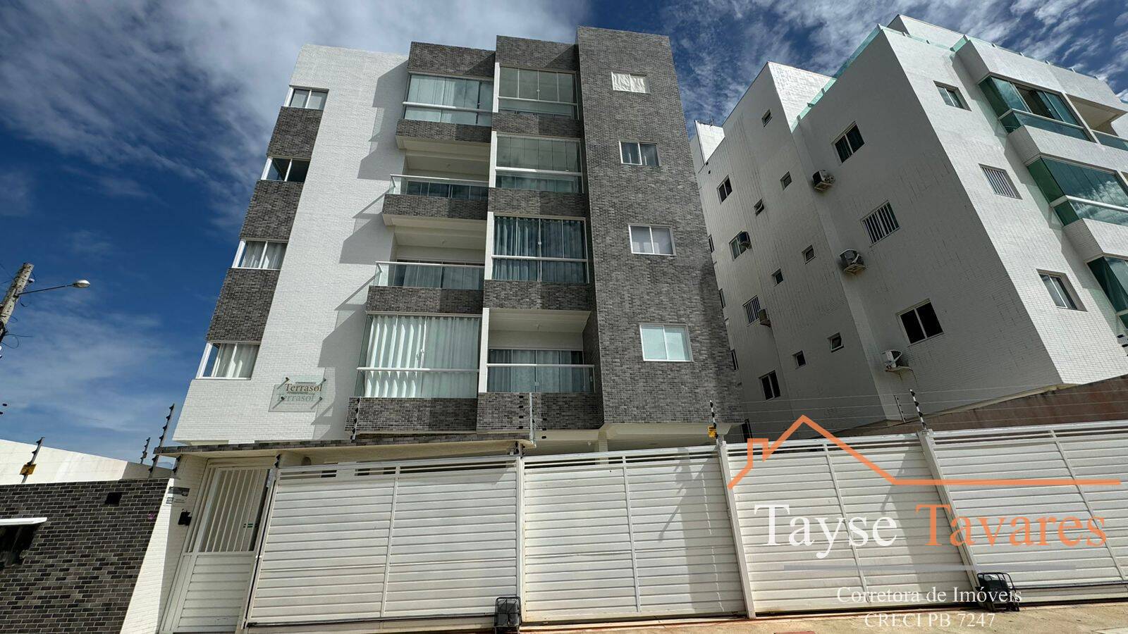 Apartamento à venda com 2 quartos, 68m² - Foto 1